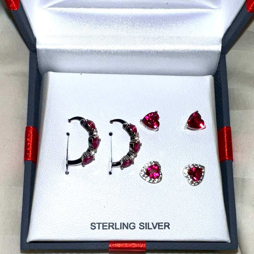 Women’s earrings